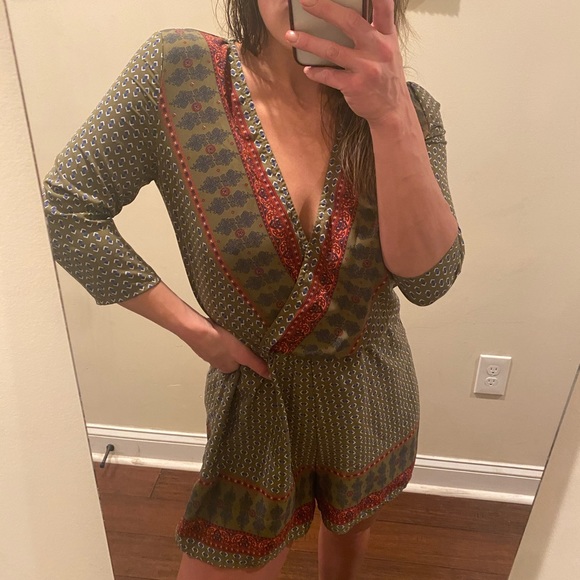 ILLA ILLA Printed V Neck 3/4 Sleeve Romper Size S - Picture 5 of 9